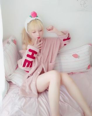 女大学生的沙龙室女主_最近国语在线观看